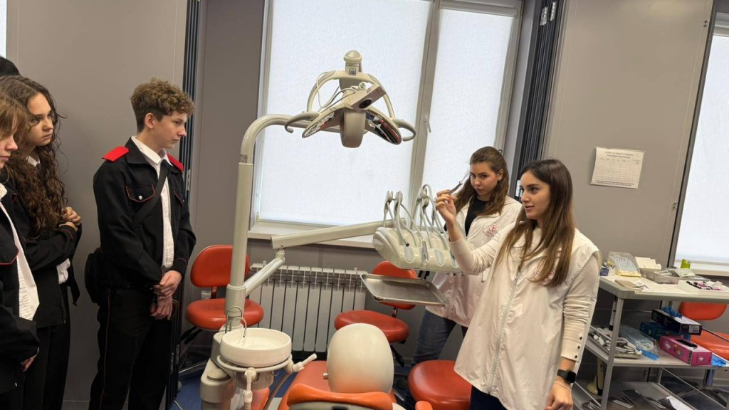 photo_5201699819662474416_y